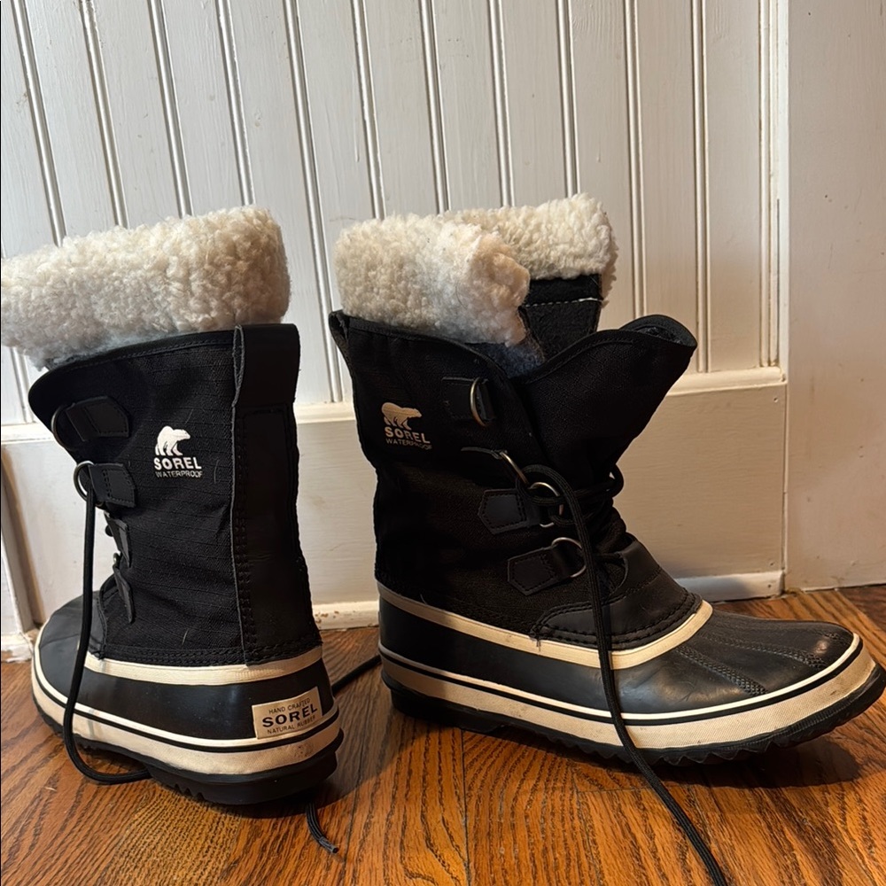Sorel Black Boots with Cozy White Lining size 9.5